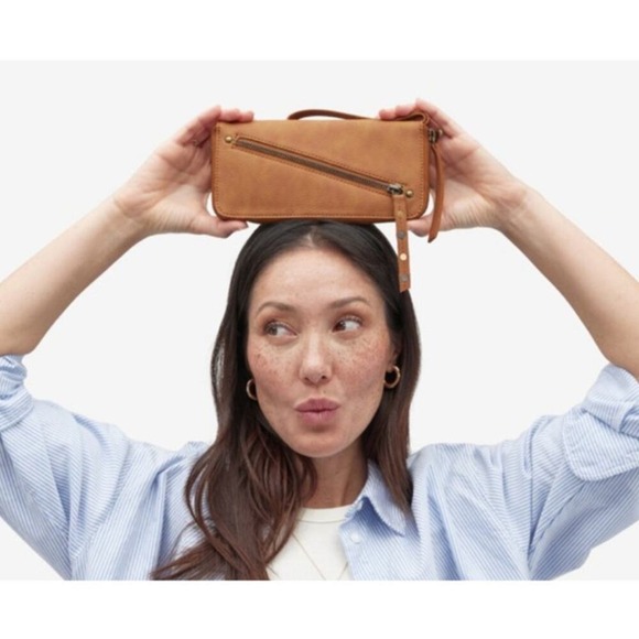 Free People Distressed Vegan Leather Wallet NWT - Picture 1 of 11